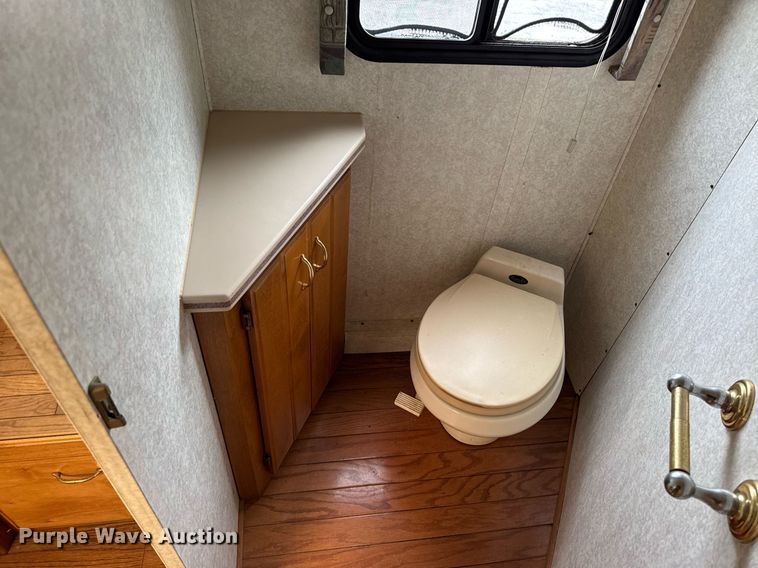 image for item EC7972 1996 Safari Sahahra RV