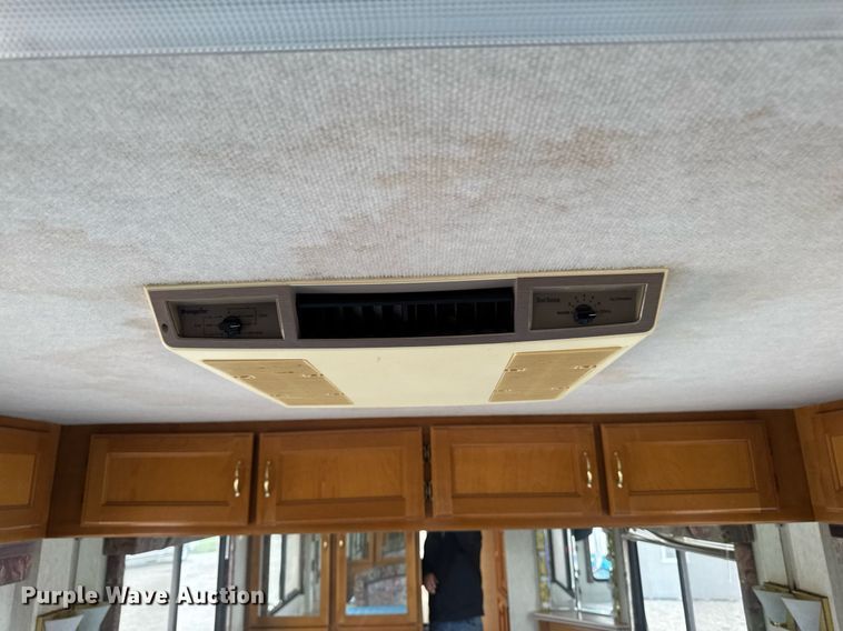 image for item EC7972 1996 Safari Sahahra RV