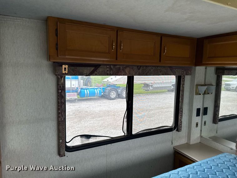 image for item EC7972 1996 Safari Sahahra RV