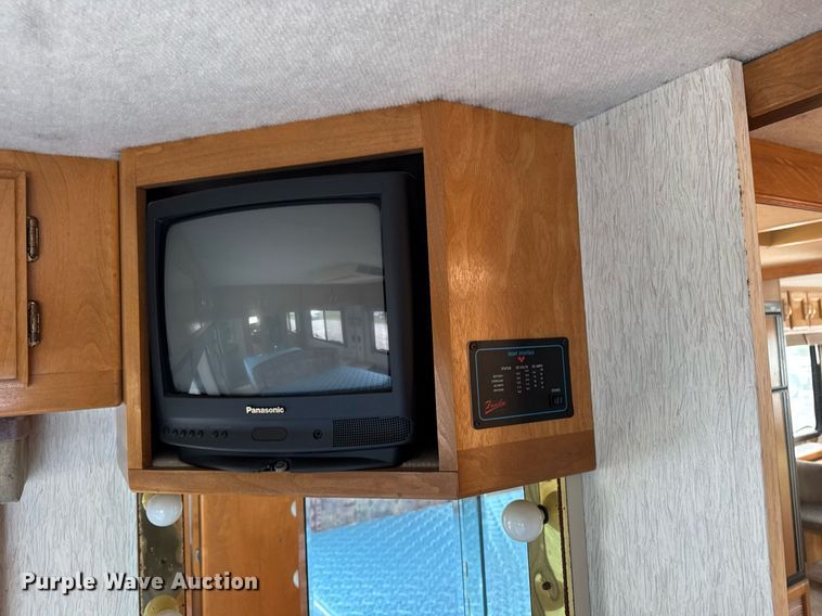 image for item EC7972 1996 Safari Sahahra RV