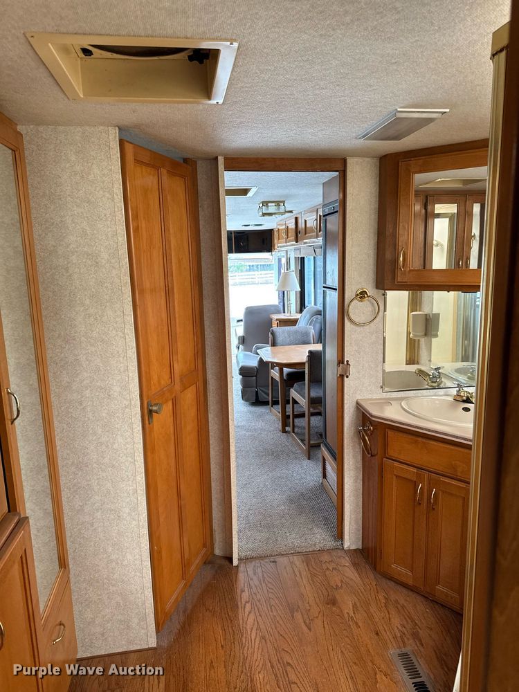 image for item EC7972 1996 Safari Sahahra RV