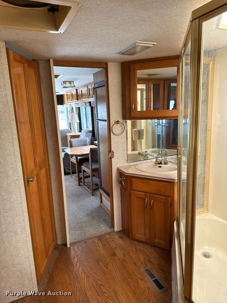 image for item EC7972 1996 Safari Sahahra RV