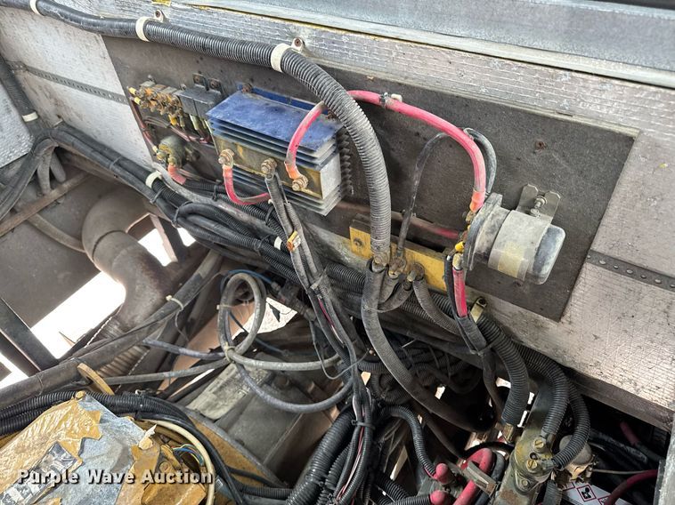 image for item EC7972 1996 Safari Sahahra RV