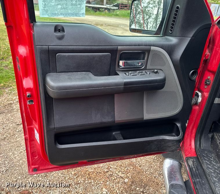 image for item EC7980 2006 Ford F150 SuperCrew pickup truck