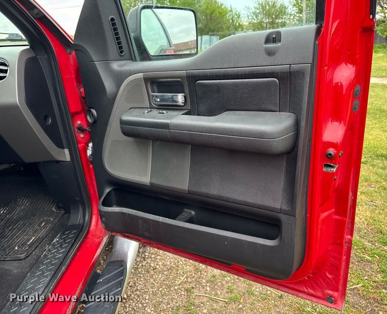 image for item EC7980 2006 Ford F150 SuperCrew pickup truck