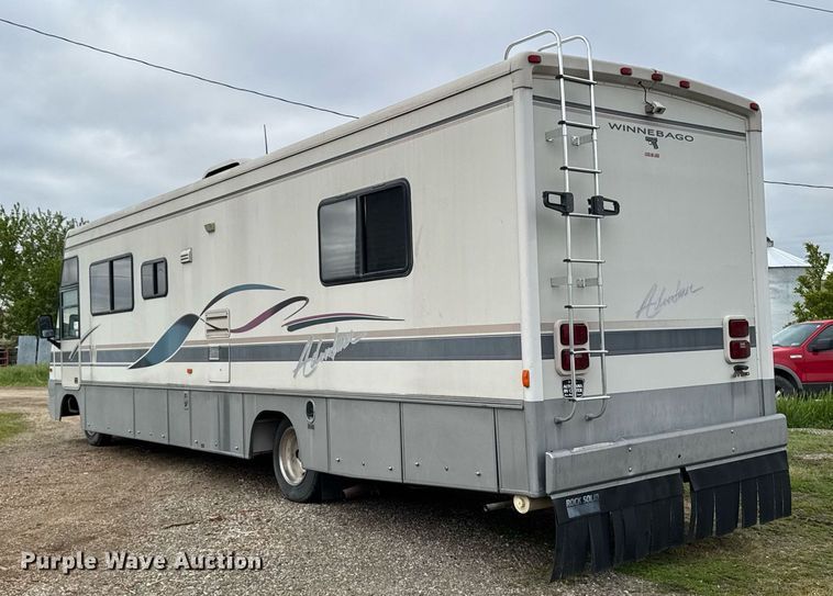 image for item EC7981 1996 Winnebago WCG34WA RV