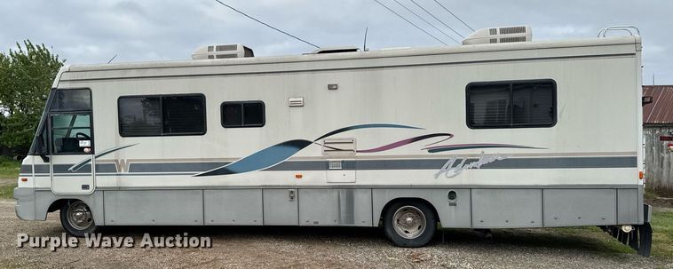 image for item EC7981 1996 Winnebago WCG34WA RV