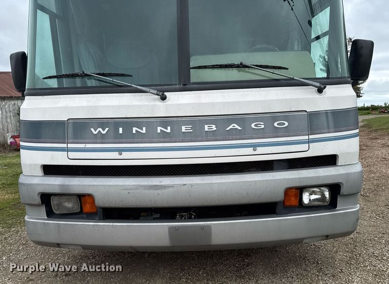 image for item EC7981 1996 Winnebago WCG34WA RV