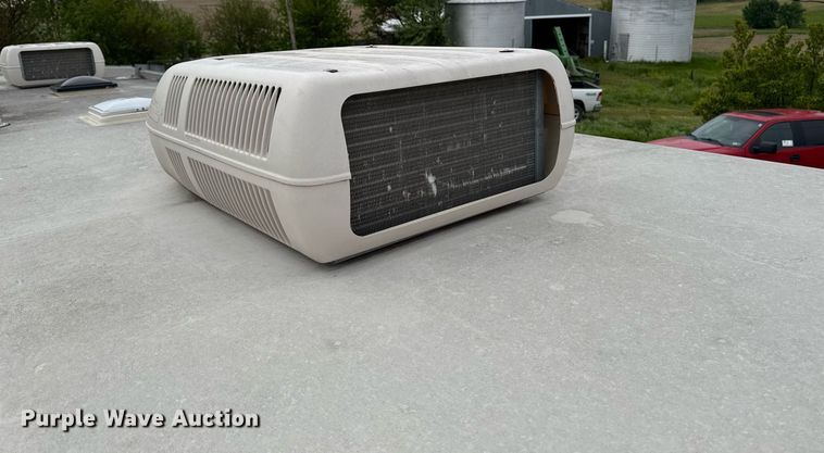 image for item EC7981 1996 Winnebago WCG34WA RV