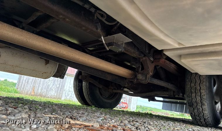 image for item EC7981 1996 Winnebago WCG34WA RV