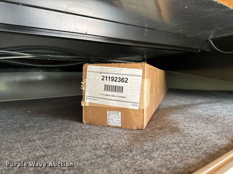 image for item EC7981 1996 Winnebago WCG34WA RV