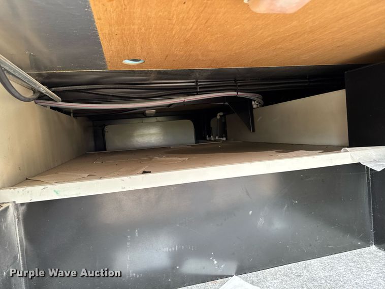 image for item EC7981 1996 Winnebago WCG34WA RV