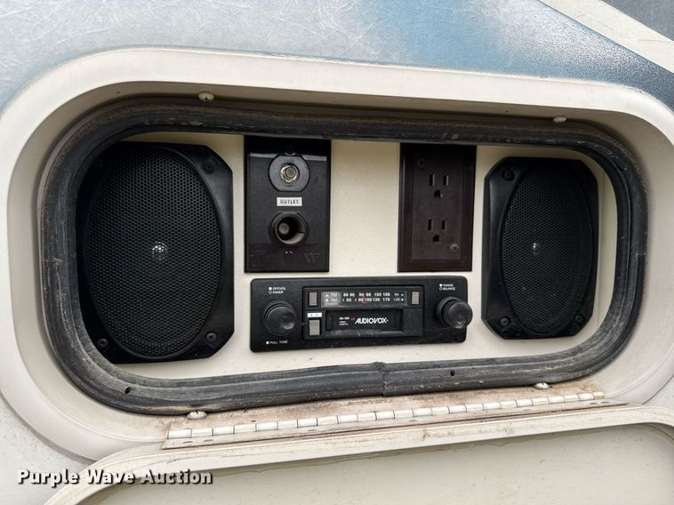 image for item EC7981 1996 Winnebago WCG34WA RV