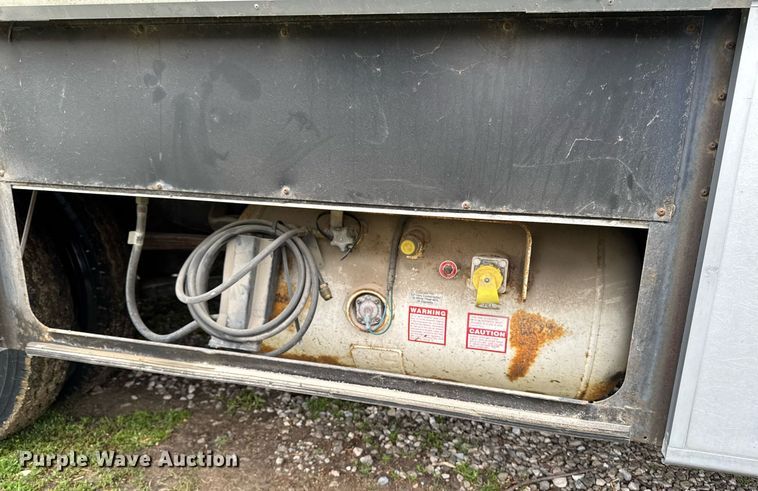 image for item EC7981 1996 Winnebago WCG34WA RV