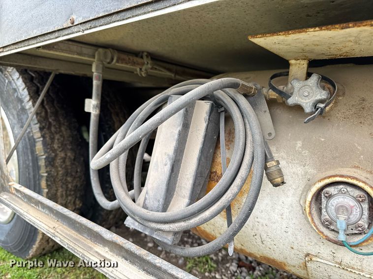 image for item EC7981 1996 Winnebago WCG34WA RV