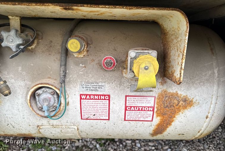 image for item EC7981 1996 Winnebago WCG34WA RV