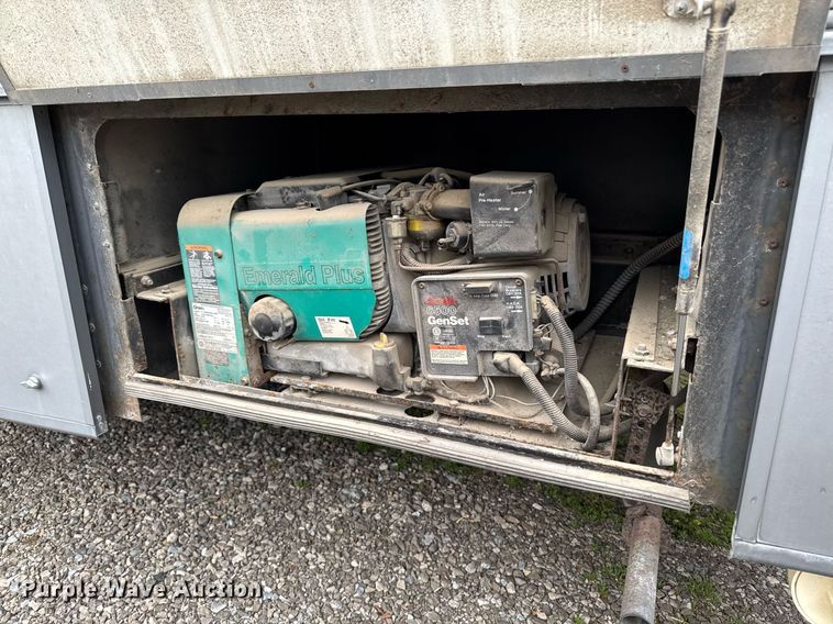 image for item EC7981 1996 Winnebago WCG34WA RV