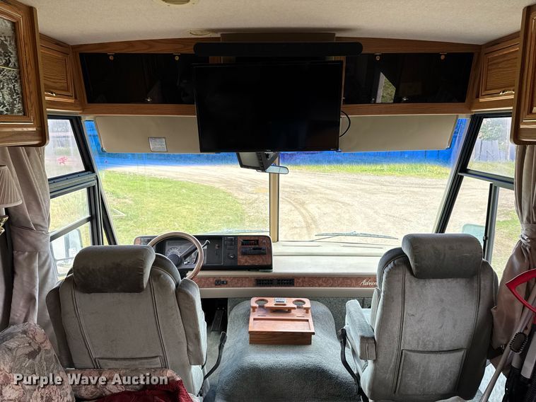 image for item EC7981 1996 Winnebago WCG34WA RV