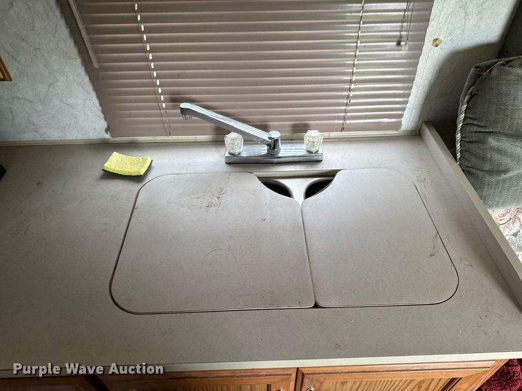 image for item EC7981 1996 Winnebago WCG34WA RV