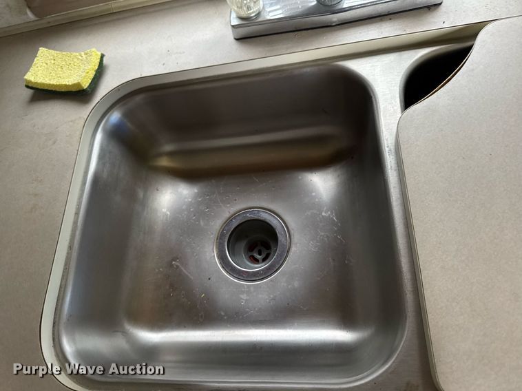 image for item EC7981 1996 Winnebago WCG34WA RV