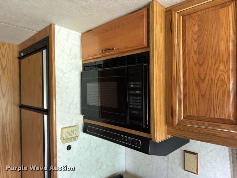 image for item EC7981 1996 Winnebago WCG34WA RV