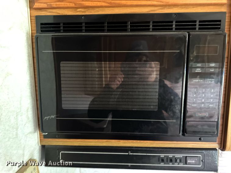 image for item EC7981 1996 Winnebago WCG34WA RV