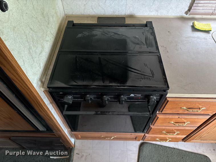 image for item EC7981 1996 Winnebago WCG34WA RV