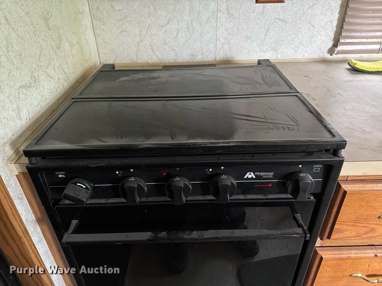 image for item EC7981 1996 Winnebago WCG34WA RV