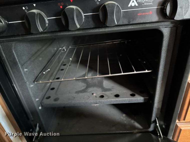 image for item EC7981 1996 Winnebago WCG34WA RV