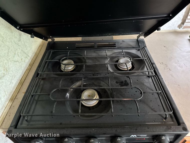 image for item EC7981 1996 Winnebago WCG34WA RV