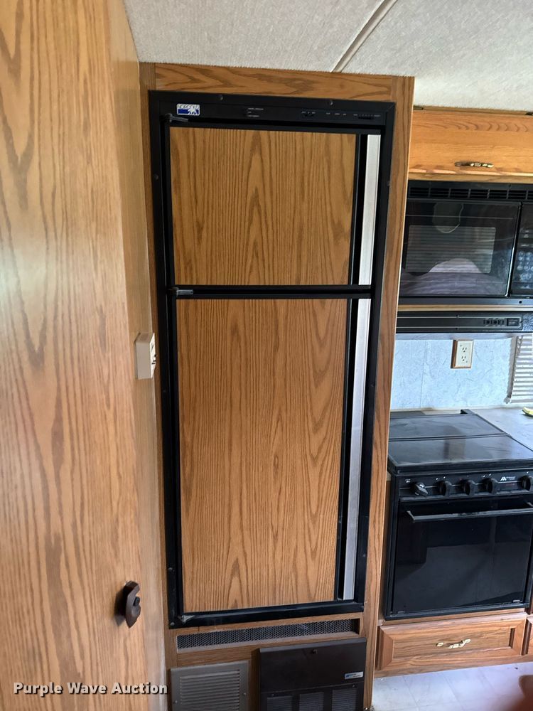 image for item EC7981 1996 Winnebago WCG34WA RV