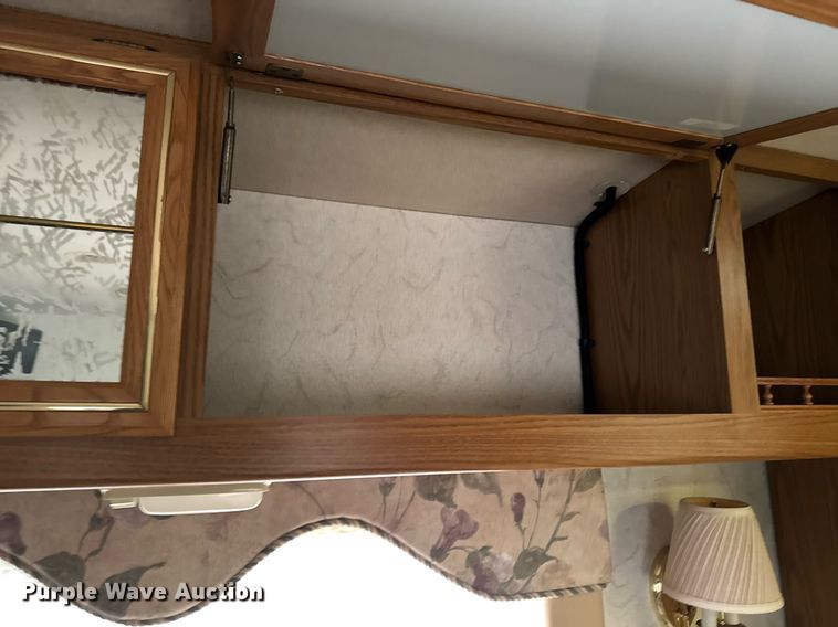 image for item EC7981 1996 Winnebago WCG34WA RV