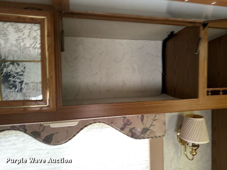 image for item EC7981 1996 Winnebago WCG34WA RV