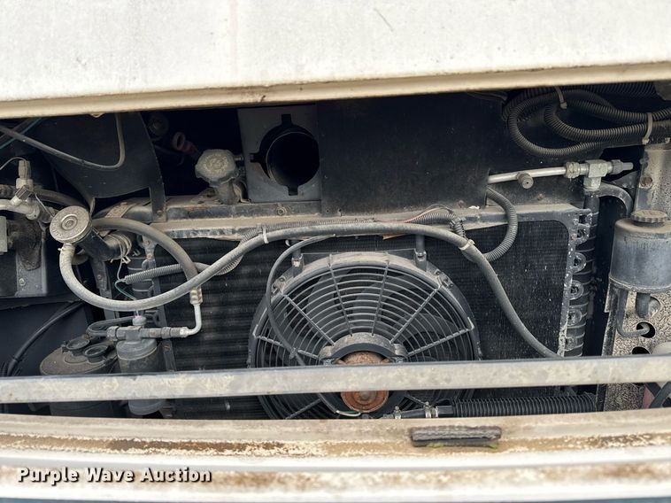 image for item EC7981 1996 Winnebago WCG34WA RV