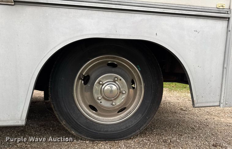 image for item EC7981 1996 Winnebago WCG34WA RV