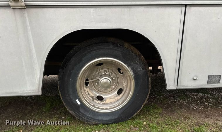 image for item EC7981 1996 Winnebago WCG34WA RV