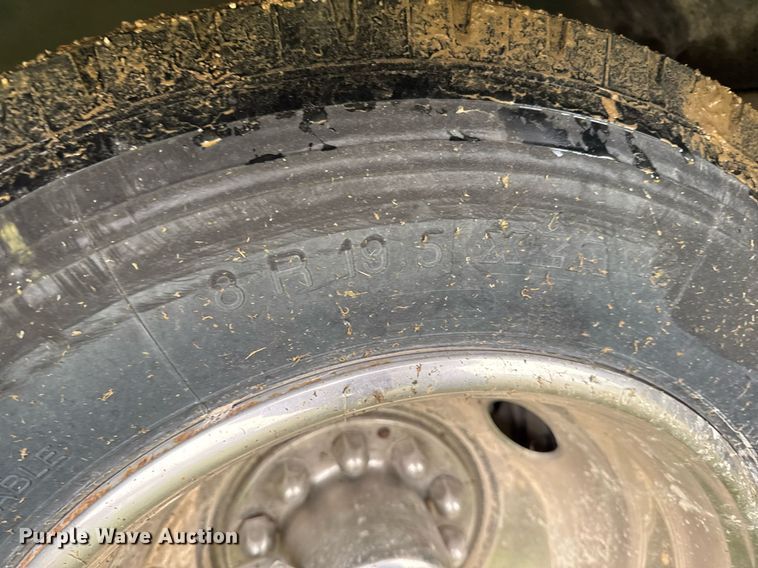 image for item EC7981 1996 Winnebago WCG34WA RV