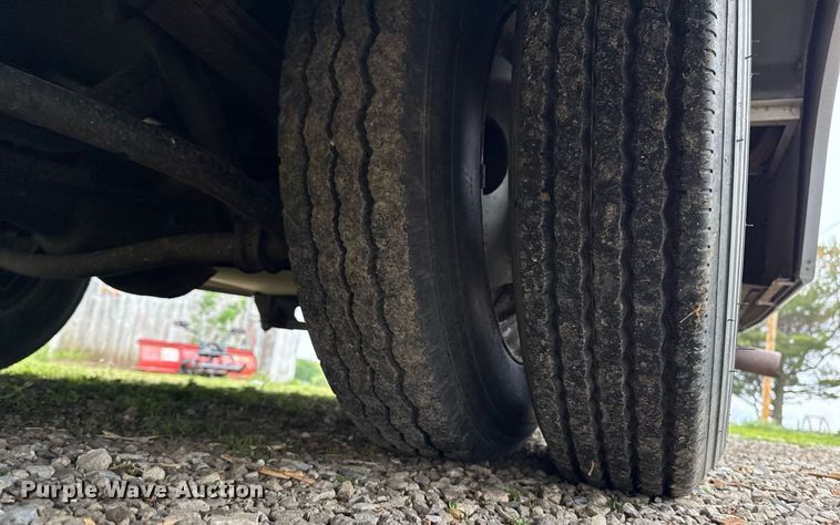 image for item EC7981 1996 Winnebago WCG34WA RV