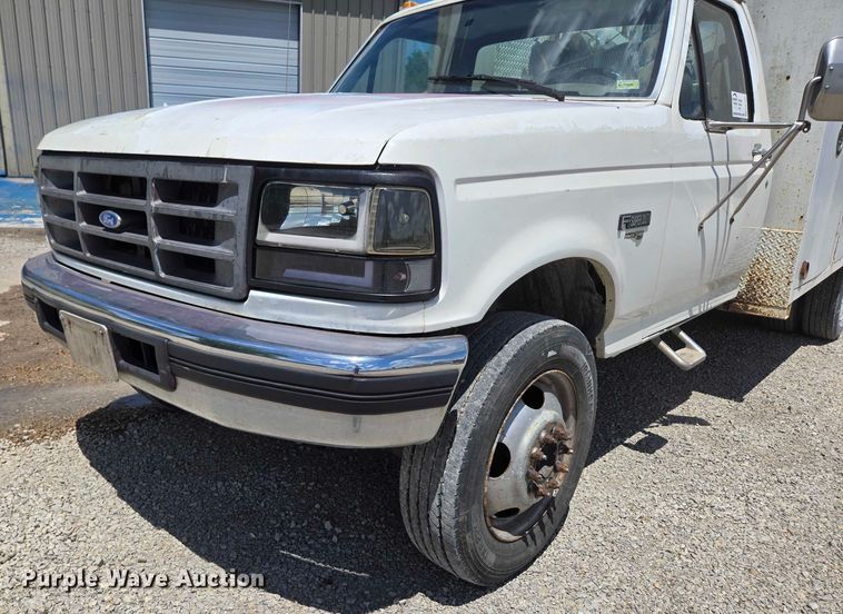 image for item ED1986 1995 Ford F-Super Duty utility / service truck