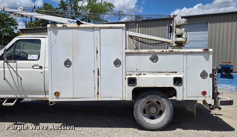 image for item ED1986 1995 Ford F-Super Duty utility / service truck