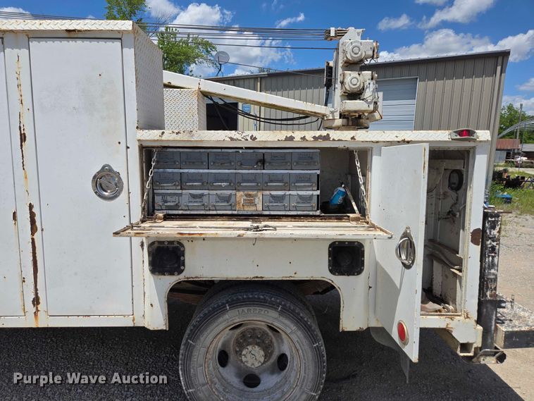 image for item ED1986 1995 Ford F-Super Duty utility / service truck