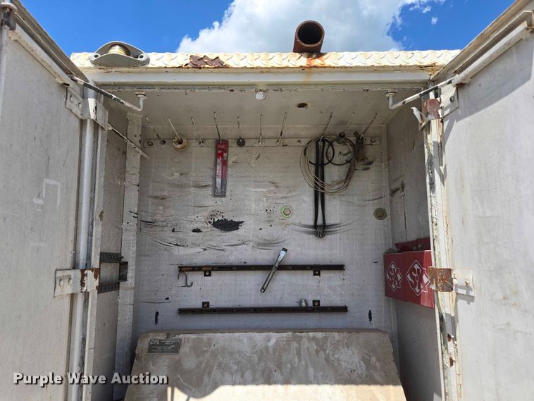 image for item ED1986 1995 Ford F-Super Duty utility / service truck