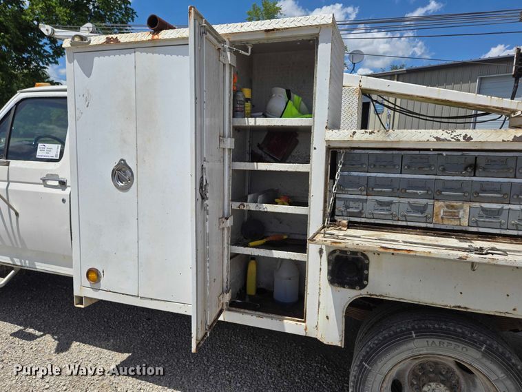 image for item ED1986 1995 Ford F-Super Duty utility / service truck