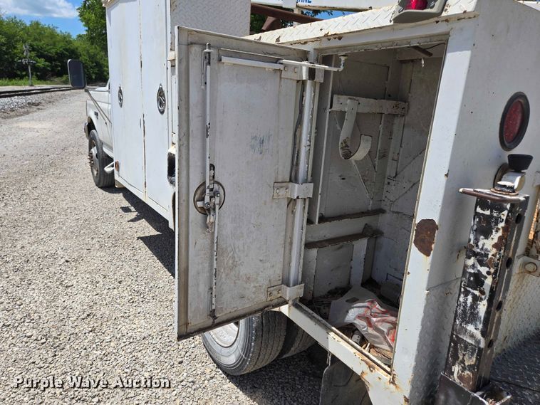 image for item ED1986 1995 Ford F-Super Duty utility / service truck