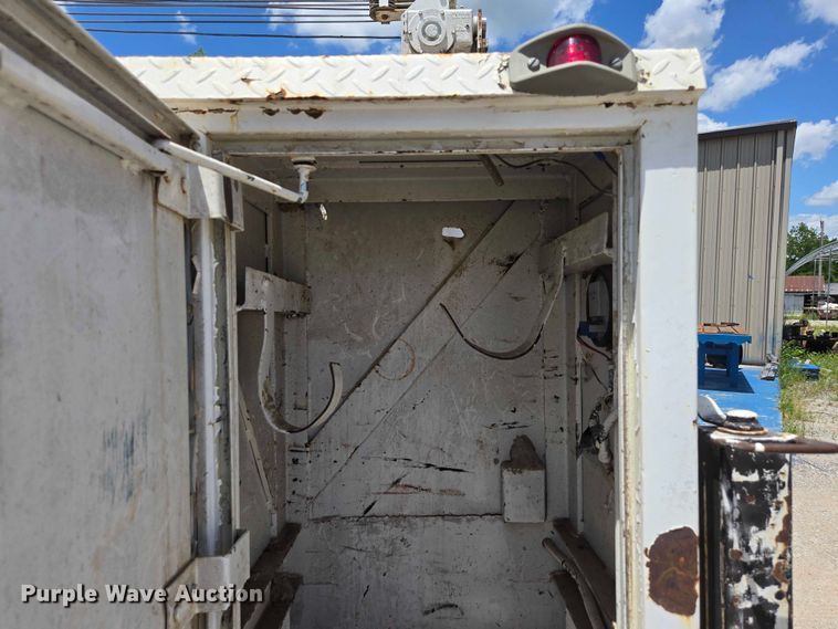 image for item ED1986 1995 Ford F-Super Duty utility / service truck