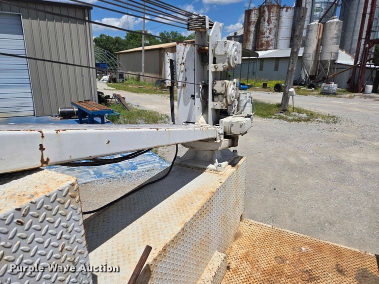 image for item ED1986 1995 Ford F-Super Duty utility / service truck