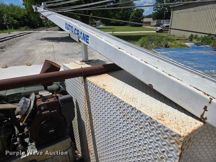 image for item ED1986 1995 Ford F-Super Duty utility / service truck