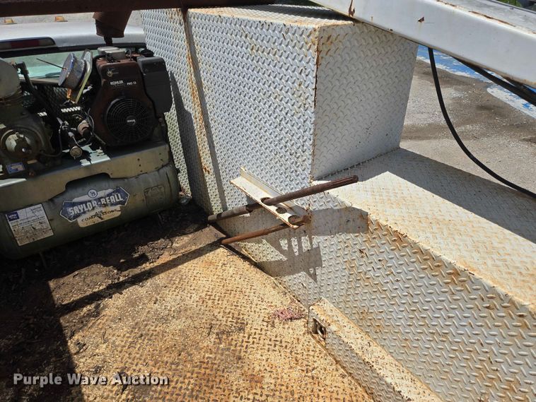 image for item ED1986 1995 Ford F-Super Duty utility / service truck