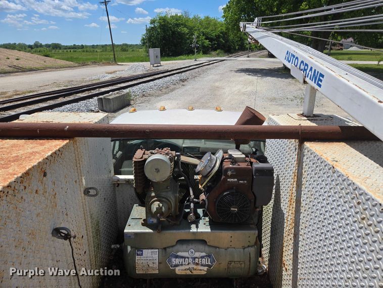 image for item ED1986 1995 Ford F-Super Duty utility / service truck