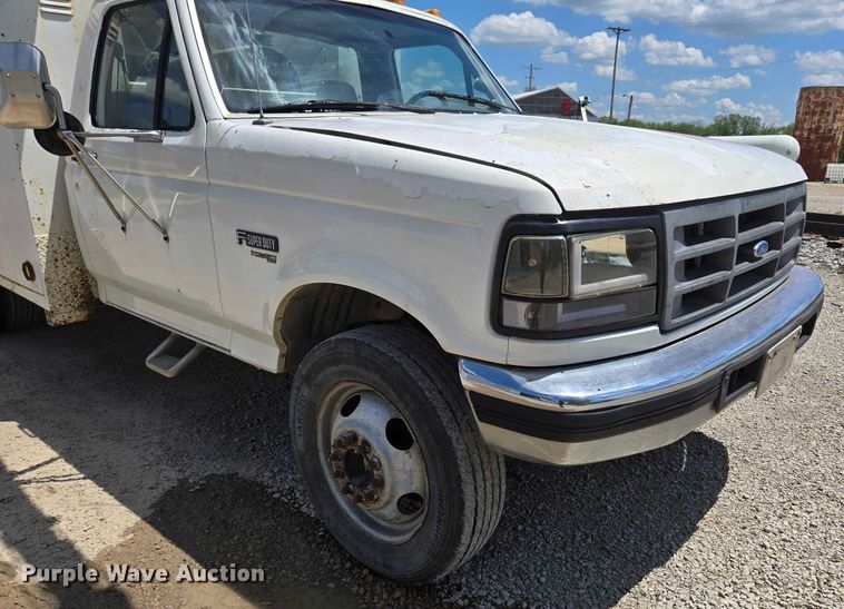 image for item ED1986 1995 Ford F-Super Duty utility / service truck